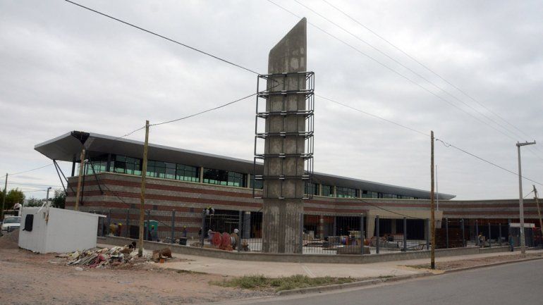 Siguen las tareas de construcción del centro comercial sobre la calle Doctor Ramón entre Casilda y Reconquista.