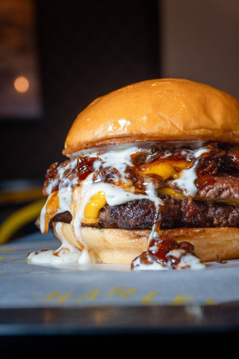 Space Jam, la hamburguesa ganadora de Harlem, Allen. Space Jam, la hamburguesa ganadora de Harlem, Allen.