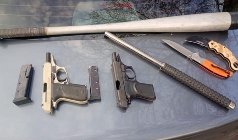 Detuvieron a un sindicalista en un control: llevaba dos pistolas