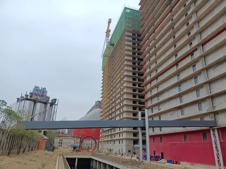 La planta de Ezhou procesa desechos para generar electricidad y calefacción mediante biogás. La planta de Ezhou procesa desechos para generar electricidad y calefacción mediante biogás.