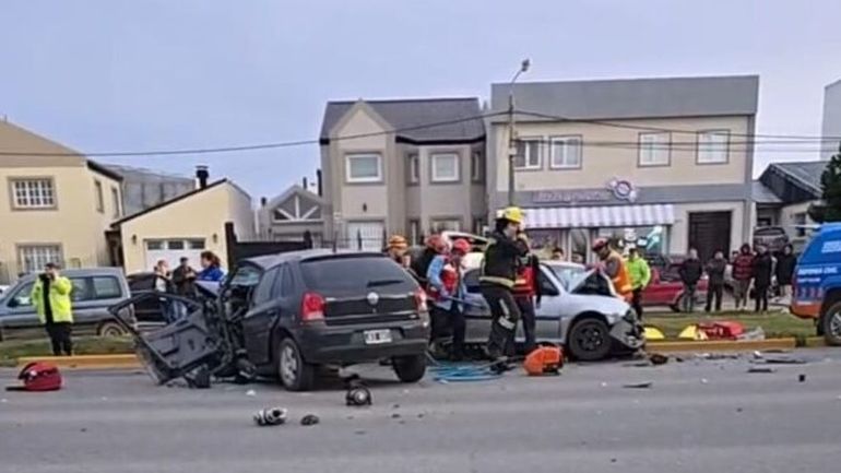 Dos muertos en un choque en Ruta 3, en Río Grande, Tierra del Fuego. Dos muertos en un choque en Ruta 3, en Río Grande, Tierra del Fuego.