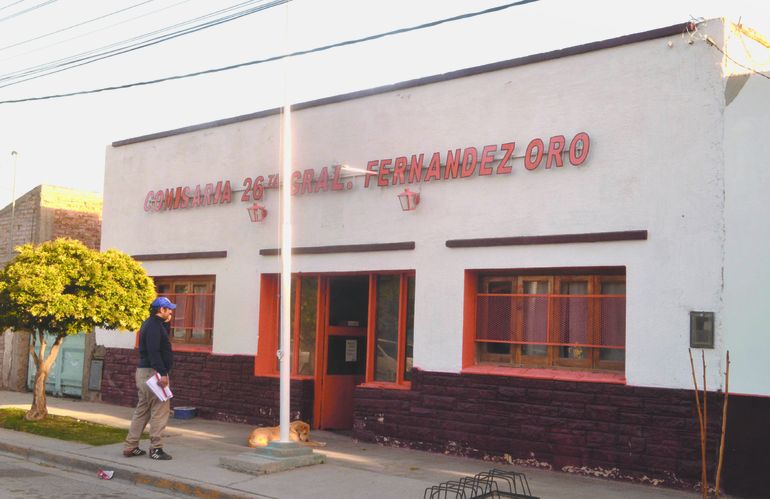 Es el jefe de la Comisaría 26 de Fernández Oro, quien dio su versión. Es el jefe de la Comisaría 26 de Fernández Oro, quien dio su versión.
