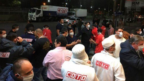 El dueño de Coto resistió en persona la clausura de súper