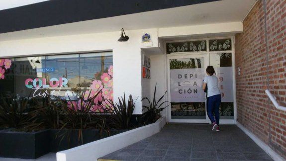Los centros de belleza reclaman volver a trabajar