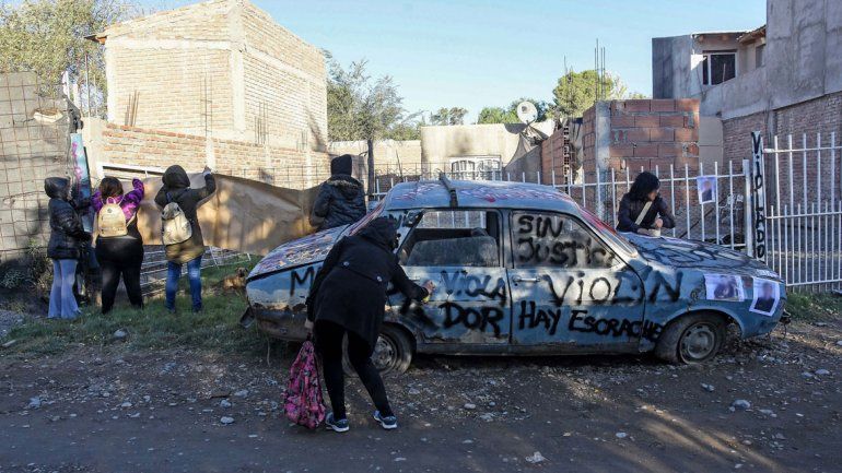 Los tíos ayudaron al pastor a violar a su hija de 13 años