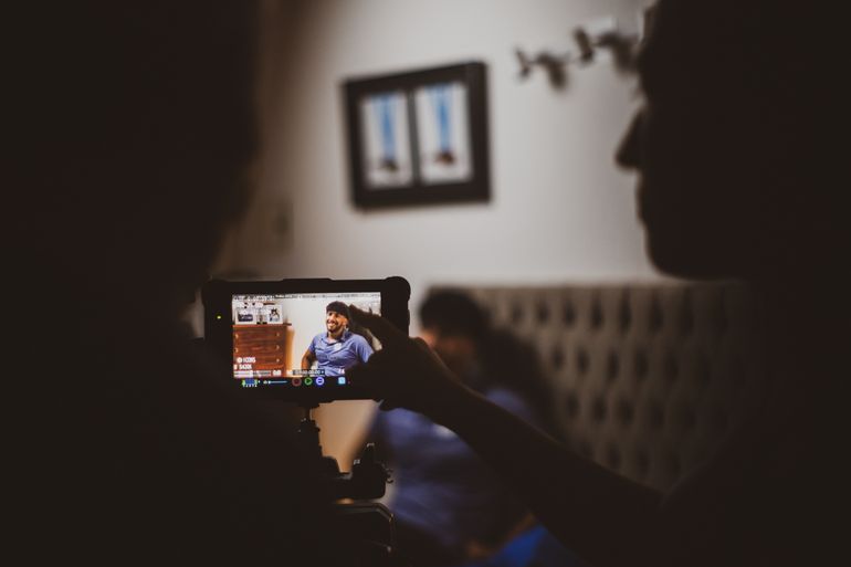 “Iñaki nos abrió las puertas a su historia personal, y nos invita a cuestionarnos sobre nuestras propias miradas, juicios, limitaciones y estructuras sociales”, destacó la realizadora neuquina Galia Guerrero. “Iñaki nos abrió las puertas a su historia personal, y nos invita a cuestionarnos sobre nuestras propias miradas, juicios, limitaciones y estructuras sociales”, destacó la realizadora neuquina Galia Guerrero.