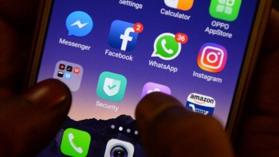 Le dijeron que eran de Salud y le hackearon WhatsApp