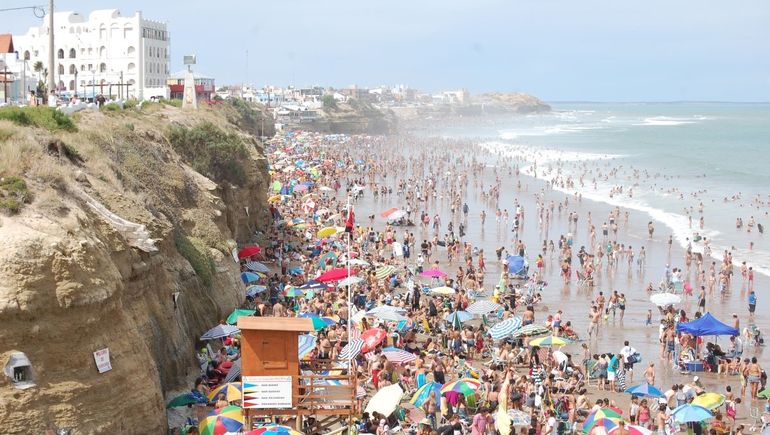 La temporada en Las Grutas está marcada por conflictos entre comerciantes / Foto Archivo