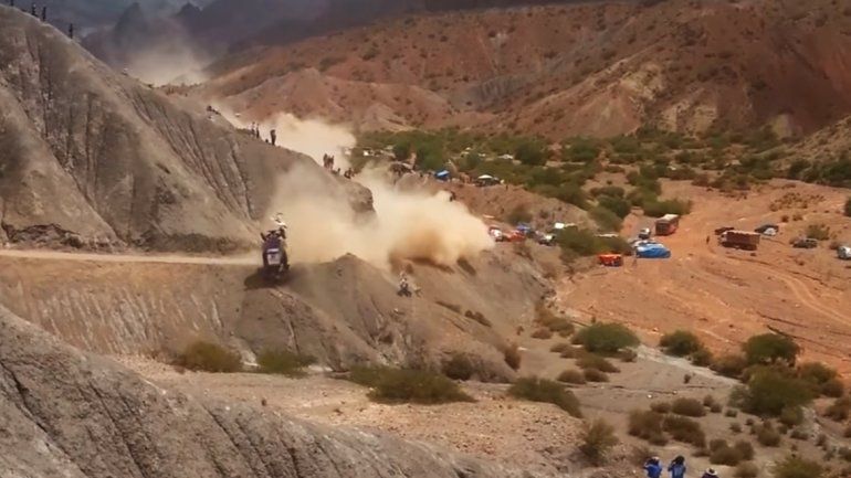 Sainz abandonó tras caer 15 metros por un barranco