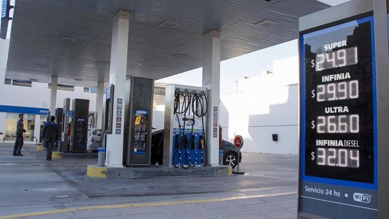 Nuevo golpe al bolsillo: volvió a aumentar la nafta y el gasoil