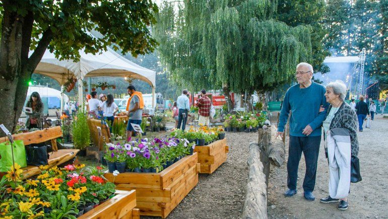 Mucho color y música en la Fiesta de los Jardines