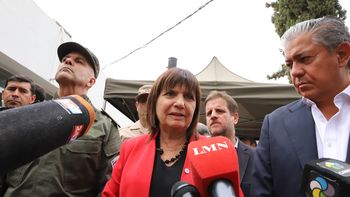 Patricia Bullrich arribará este lunes a Neuquén a la zona de los incendios forestales. Patricia Bullrich arribará este lunes a Neuquén a la zona de los incendios forestales.