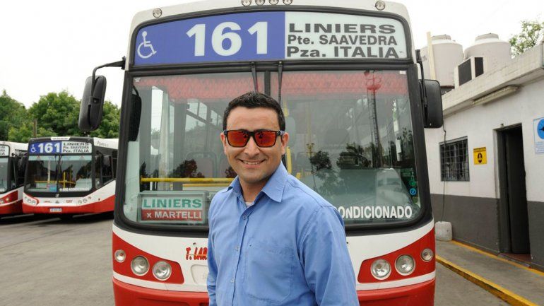 Un chofer salvó a un pasajero que sufrió un infarto