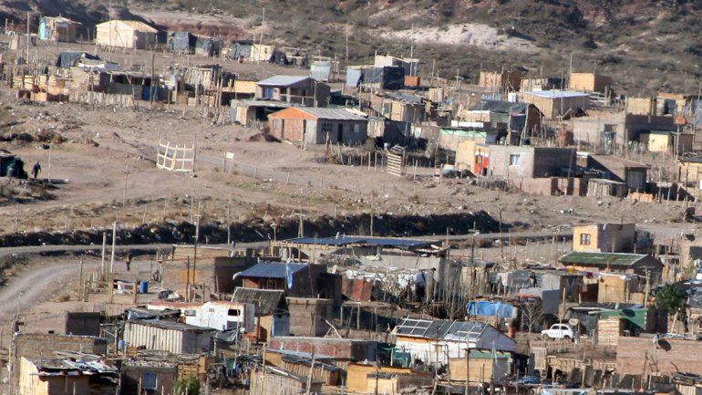 Piden que la Muni y Provincia paguen la luz de las tomas