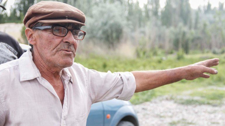 Sergio contó que lo atacaron cuando le daba de comer a sus animales.