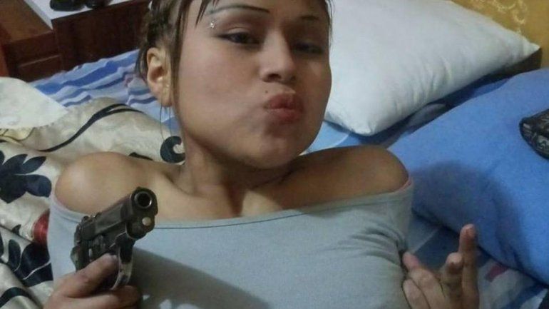 La asesina mostraba en las redes sociales su pasión por las armas.