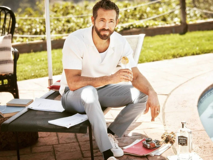 Famosos con sus propias firmas de destilados, como Ryan Reynolds. Foto: @aviationgin Famosos con sus propias firmas de destilados, como Ryan Reynolds. Foto: @aviationgin