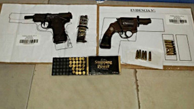 Los revólveres secuestrados durante un procedimiento en Sapere.