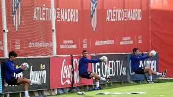Atlético Madrid volvió a las prácticas con estrictas medidas de aislamiento. Atlético Madrid volvió a las prácticas con estrictas medidas de aislamiento.