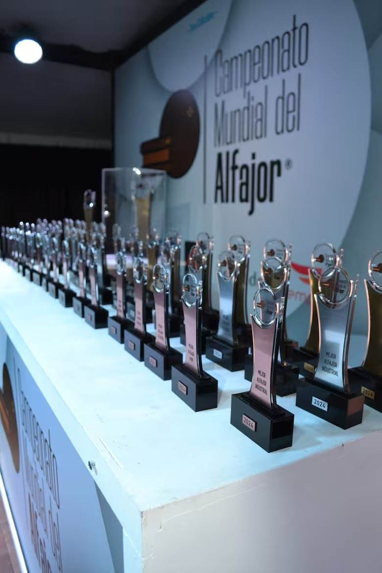 El premio al mejor alfajor del mundo se entregará el 17 de agosto en el Pabellón 6 de Costa Salguero, Buenos Aires. El premio al mejor alfajor del mundo se entregará el 17 de agosto en el Pabellón 6 de Costa Salguero, Buenos Aires.