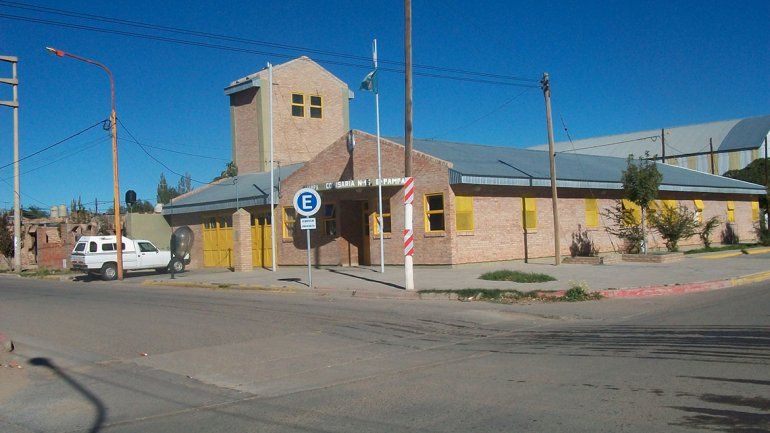 La amenazó con un cuchillo para robarle el celu