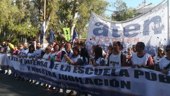 ATEN vuelve al paro y advierte que sin oferta irá por más días