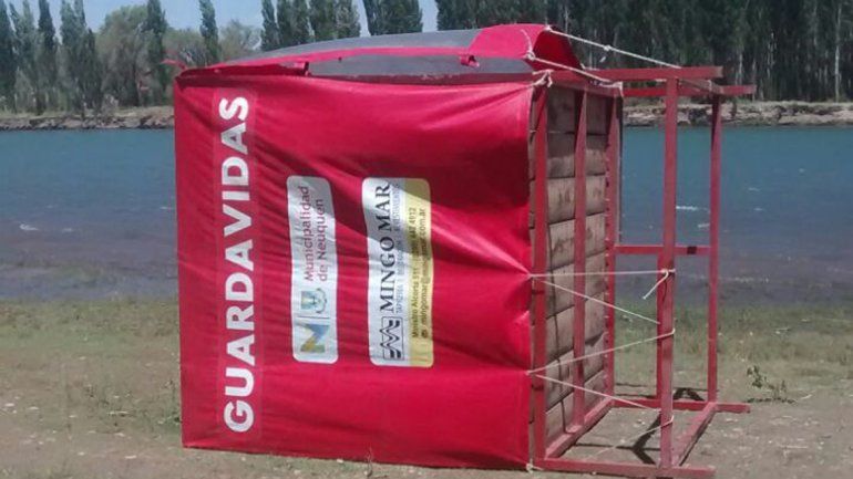 El viento del oeste hizo sucumbir el refugio de los guardavidas