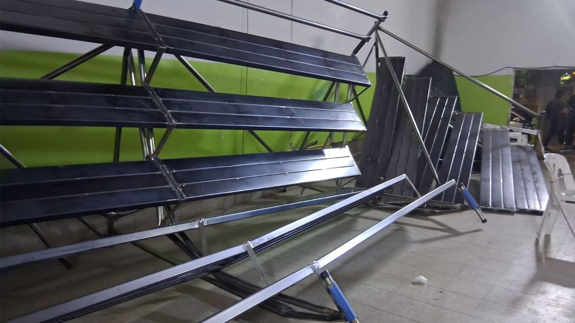 Tras la caída de las gradas, sigue el abandono en la escuela de patín de Plottier | LM Neuquen Tras la caída de las gradas, sigue el abandono en la escuela de patín de Plottier