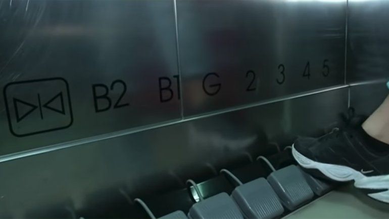 Mirá los ascensores con pedales que se utilizan en Tailandia