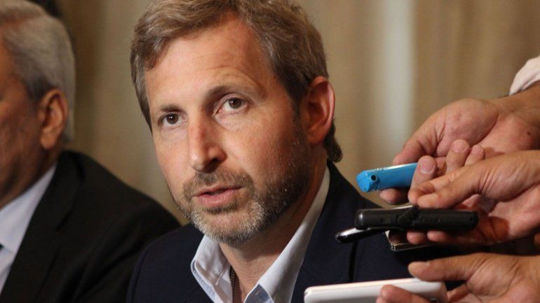 El jefe de la Aduana fue denunciado y Macri ordenó separarlo de su cargo.