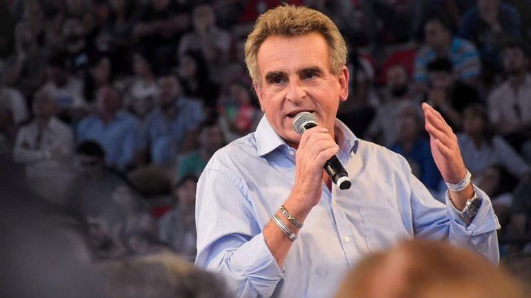 Con el aval de Cristina, Agustín Rossi lanzó su candidatura