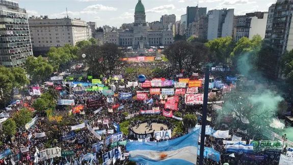 La marcha Universitaria en todo el país le dijo no al veto de Milei