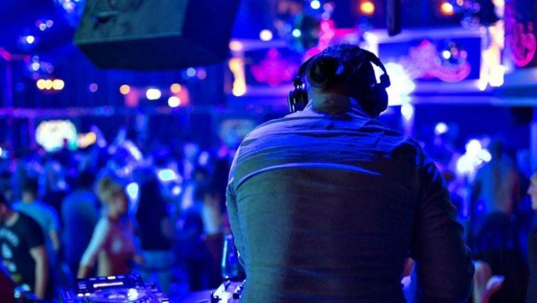 Más permisos: vuelven las pistas de baile a los salones de eventos