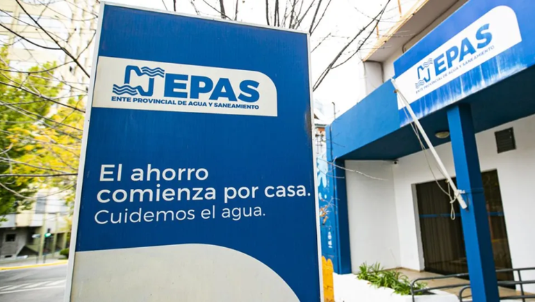 Largas filas y horas de espera para conseguir turno en el EPAS
