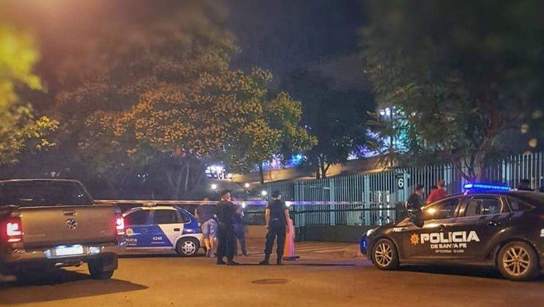 Estaba en el casino, salió a fumar y lo asesinaron