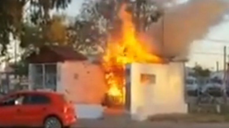 Voraz incendio destruyó el santuario de Ceferino