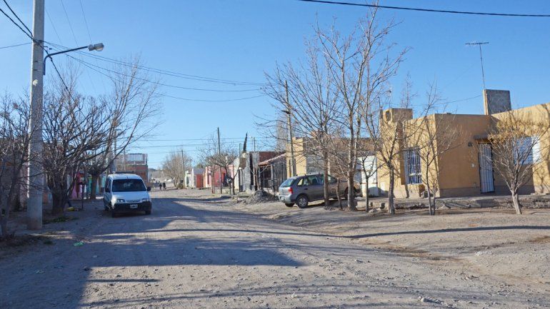 En dos meses ya robaron en 14 de las 16 casas que tiene la manzana ubicada en Francisco Romero y Cané.