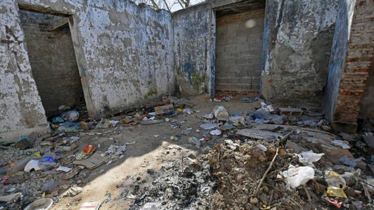 La adolescente iba a la casa de su tía y fue interceptada por un patrullero. Después