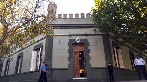 Gutiérrez quiere funcionarios full time en su Gabinete