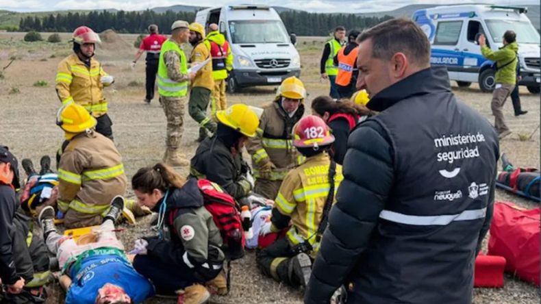 Susto y prevención en el aeropuerto de Chapelco | LM Neuquen Susto y prevención en el aeropuerto de Chapelco