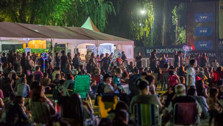 En medio de la polémica, abre la Fiesta de la Pera