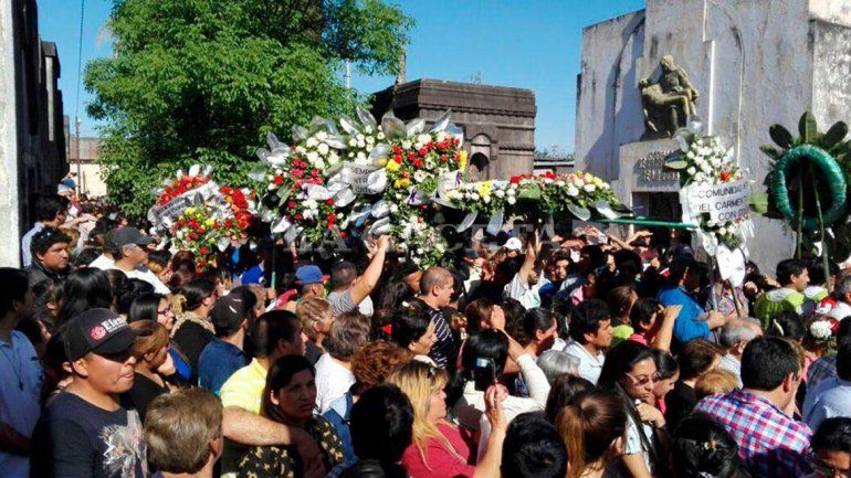 Miles despidieron al párroco que denunció a narcos y apareció ahorcado.