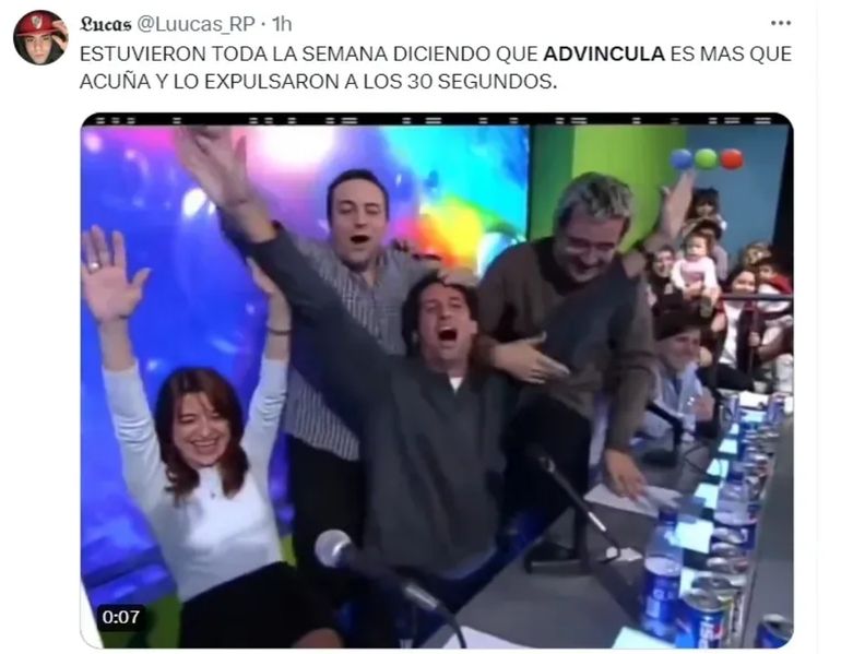Los memes de Advíncula Los memes de Advíncula