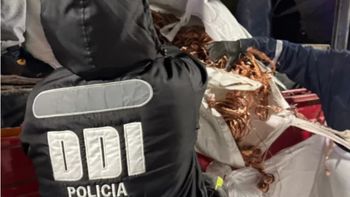 La DDI de la Policía de Santa Cruz realilzó procedimientos en Las Heras, Pico Truncado y Caleta Olivia, en el norte de Santa Cruz. La DDI de la Policía de Santa Cruz realilzó procedimientos en Las Heras, Pico Truncado y Caleta Olivia, en el norte de Santa Cruz.