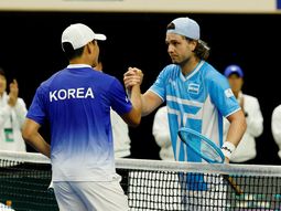 La serie de Copa Davis se reanudará el domingo. La serie de Copa Davis se reanudará el domingo.