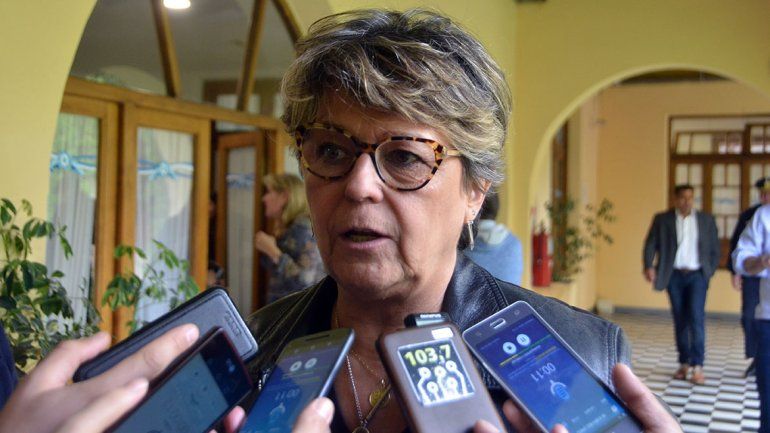 La ministra Storioni aclaró que Neuquén todavía no piensa en una reapertura de las escuelas.