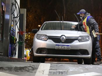 El autoservicio llega al país ¿Qué pasará con los playeros?