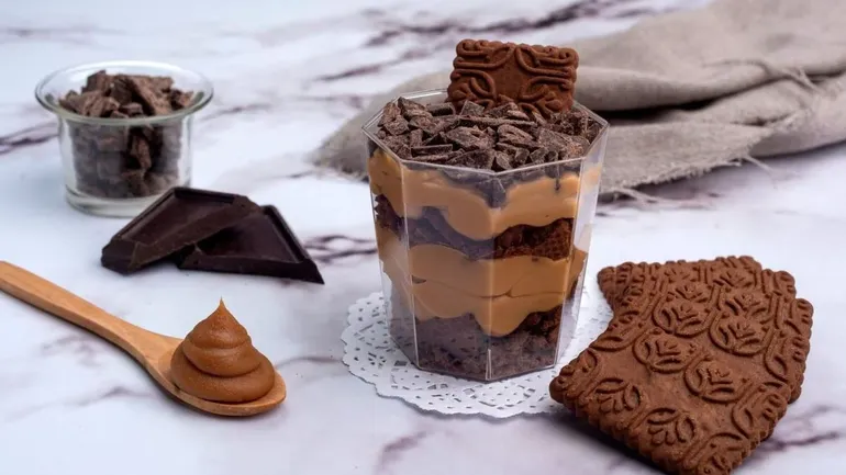 Chocotorta, un postre clásico argentino con una versión moderna y divertida. Chocotorta, un postre clásico argentino con una versión moderna y divertida.