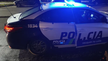 La policía intervino en el hecho ocurrido a las afueras de un bar. La policía intervino en el hecho ocurrido a las afueras de un bar.