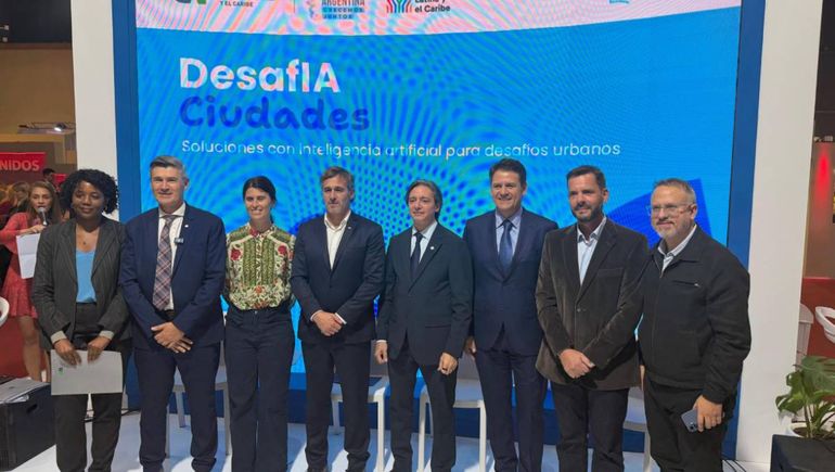 El intendente Mariano Gaido expuso en la Feria del Libro.